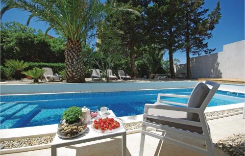 Bidol Apartment | Nice Apartment In Makarska
