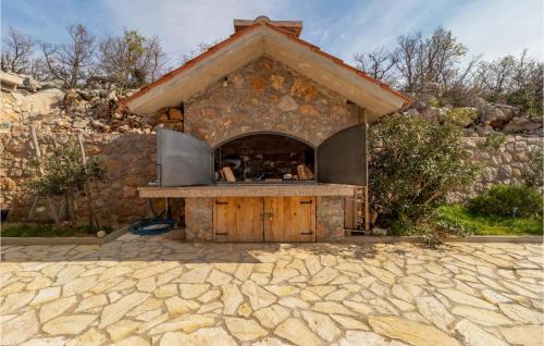 Cesarica Apartment | Nice Apartment In Ribarica - Karlobag