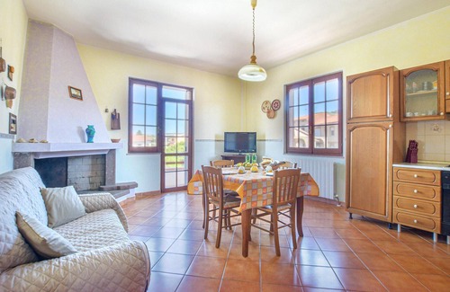 Villaurbana Apartment | Nice apartment in Villaurbana with WiFi