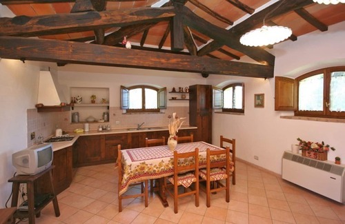 Gallina Apartment | Nice apartment with WIFI, pool, TV, panoramic view and parking, close to Montepulciano