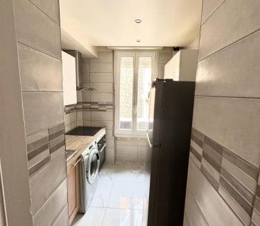 Vernier Apartment | Nice Apt - City Center, Wifi, AC, 5-6 Pers