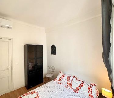 Vernier Apartment | Nice Apt - City Center, Wifi, AC, 5-6 Pers
