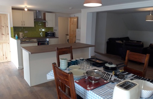Newquay City Centre Apartment | Nice big 2 Double Bedroom Apartment in the Town