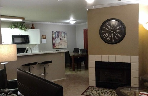 Chandler Condo | Nice, comfortable, quiet, ground floor condo. UNIT #123 on Kyrene Rd.