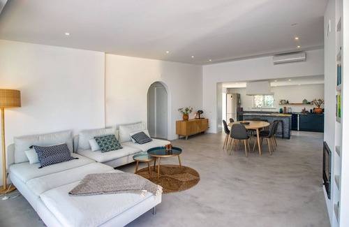 Telheiro Villa | Nice country house with beautiful sea views.