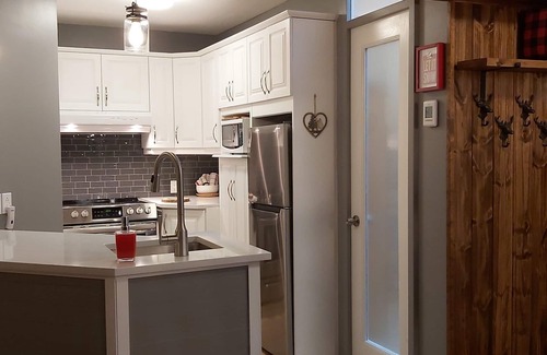 Mont-Tremblant Condo | *NICE & COZY *TREMBLANT PEDESTRIAN VILLAGE*SKI IN/SKI OUT*WIFI*PARKING