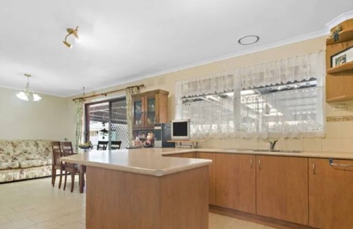 Endeavour Hills House | Nice Family home