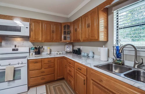 Mississippi City House | Nice Gulf Coast Home near Beach, Casinos, Downtown & Hwy 90 access!