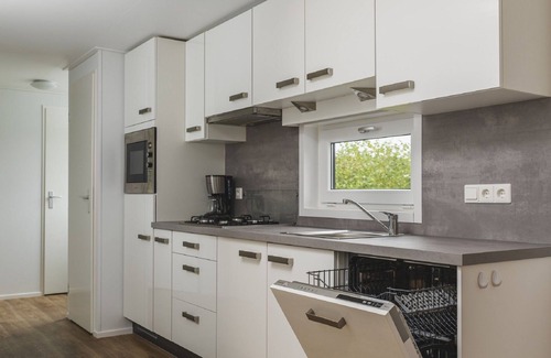 Zuna Cottage | Nice Holiday Home at a Holiday Park in Twente