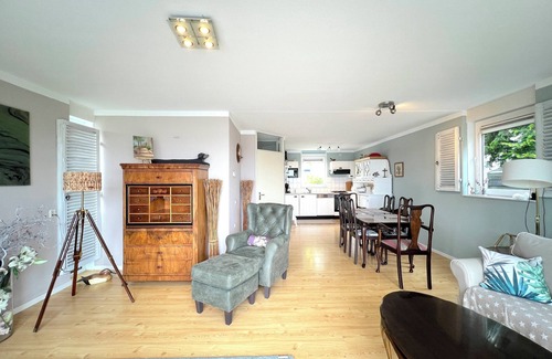 Stevensweert House | Nice holiday home by the water in Stevensweert