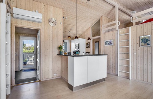 Blokhus House | Nice home in Blokhus with kitchen