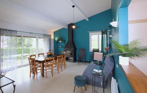 Bourdeaux House | Nice Home In Bourdeaux With Kitchen