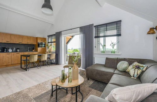 Kerkdriel House | Nice home in Kerkdriel with kitchen
