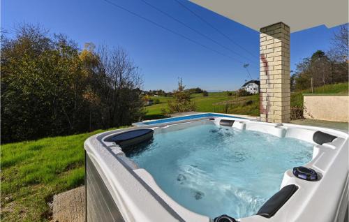 Sveti Juraj na Bregu House | Nice Home In Lopatinec With Kitchen