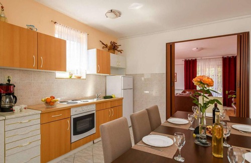 Sumber House | Nice home in Nedescina