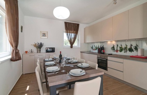 Skrip House | Nice home in Postira with WiFi