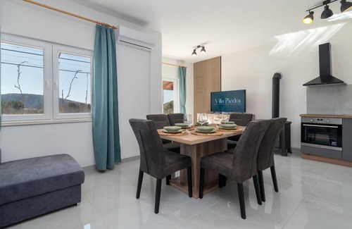 Seget House | Nice home in Seget Gornji