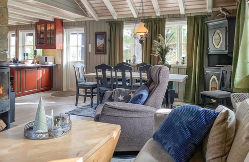 Sykkylven House | Nice home in Sykkylven with kitchen