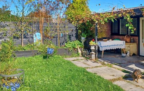 Warmenhuizen House | Nice Home In Warmenhuizen With Wifi