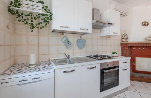 Castelnuovo di Farfa House | Nice home in Castelnuovo di Farfa