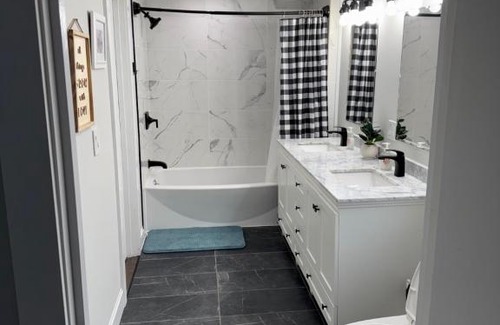 Framingham House | Nice house close to Boston and Worcester