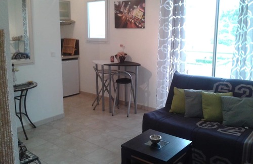Saint-Florent Apartment | Nice studio, quiet, 2 minutes from the marina of St Florent.