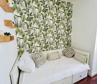 Levallois-Perret Apartment | Nice studio with a terrace