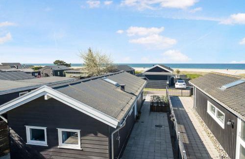 Karrebksminde House | Nice Summer House Near The Water's Edge