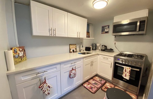 North Bergen Apartment | Nice two Bedroom apt at 25 Minutes to New York Excellent bus Transportation