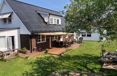 Aryd House | Nice Villa near Lake! Free boat, sauna and big garden!