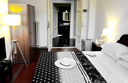 Vatican House | NIK King Rooms