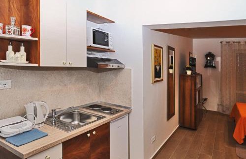 Gruz Apartment | Nika Family Apartments - Superior Studio Apartment with Balcony and Sea View A3