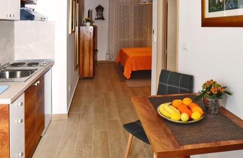Gruz Apartment | Nika Family Apartments - Superior Studio Apartment with Balcony and Sea View A3