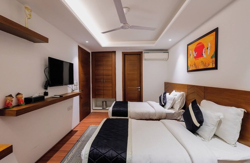 Sector 39 Hotel | Nikko Premier - Near Medanta Hospital