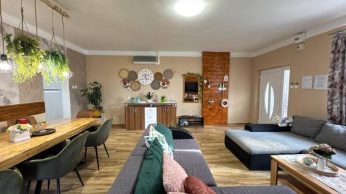 Pusztavacs House | Nimród Apartman Balatonfenyves