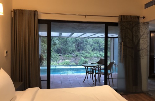 Perumbavoor Hotel | Niraamaya Retreats Samroha Athirappilly