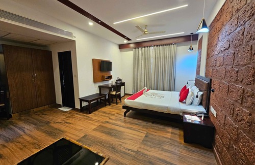 Chittilapilly Hotel | nirmallyam residency hotel pvt.ltd