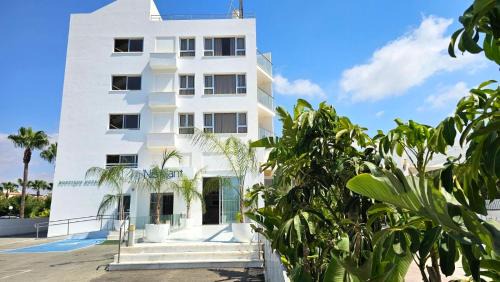 Ayia Napa Hotel | NissiLant hotel & suites