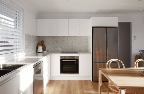 Nelson Bay House | No 1 Luana - holiday townhouse