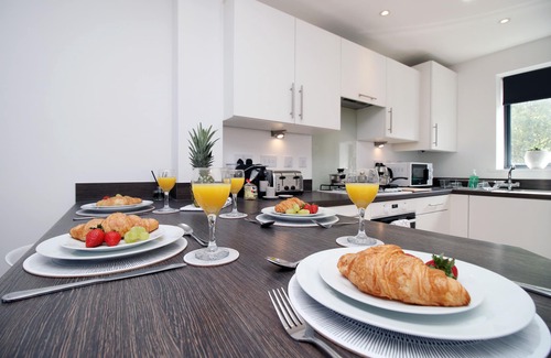 St. Thomas House | No. 2 Marina Walk by SSW - FREE Parking, Close to the Marina