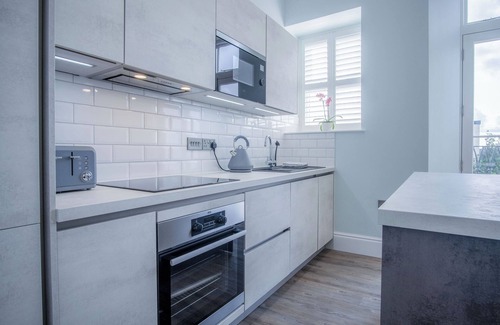 Manorbier Apartment | No. 6 Croft House - 1 Bedroom Apartment - Tenby