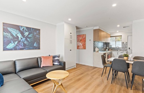 Payneham South Condo | No stairs, Payneham South cosy 2BR unit 4. Linen hire inc. + Aircon throughout!
