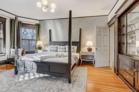 Old North End House | Noble Mansion 7 Bedrooms w Hot Tub Firepit & BBQ