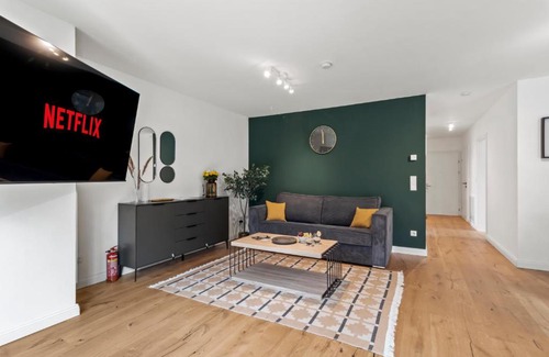 Floridsdorf Apartment | NobleNest Deluxe - Massage - Kaffee - Arbeitsplatz
