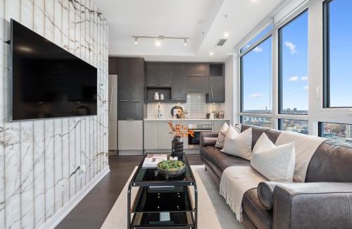 Downtown Toronto Apartment | Nobu Suites - Toronto's Entertainment District