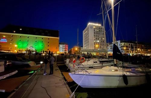 Gdansk City Center Boat Rental | Noclegi na JACHCIE Marina Gdańsk