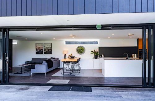 Wanaka House | Noir North Retreat