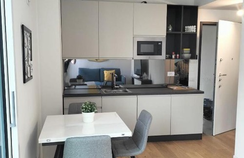 Zona Padova Apartment | Nolo District Apartment
