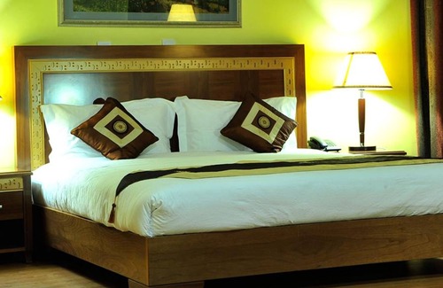 Eastleigh Hotel | Nomad Paradise Hotel