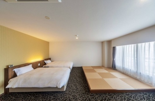 Kurume Hotel | Nonsmoking JapaneseWestern Deluxe Twin Room/Kurume Fukuoka